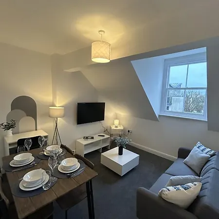 Brand New Modern Apartments Steps From Gloucester Quays Exterior photo