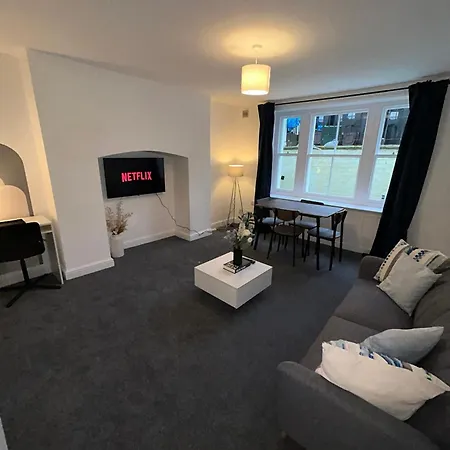 Brand New Modern Apartments Steps From Gloucester Quays Exterior photo