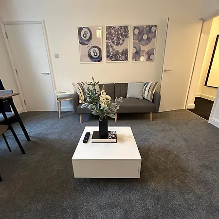 Brand New Modern Apartments Steps From Gloucester Quays Exterior photo