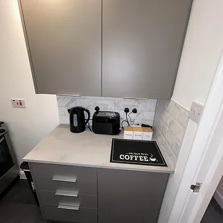 Brand New Modern Apartments Steps From Gloucester Quays Exterior photo