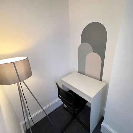 Brand New Modern Apartments Steps From Gloucester Quays Exterior photo