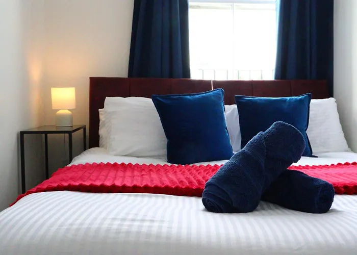 Brand New Modern Apartments Steps From Gloucester Quays