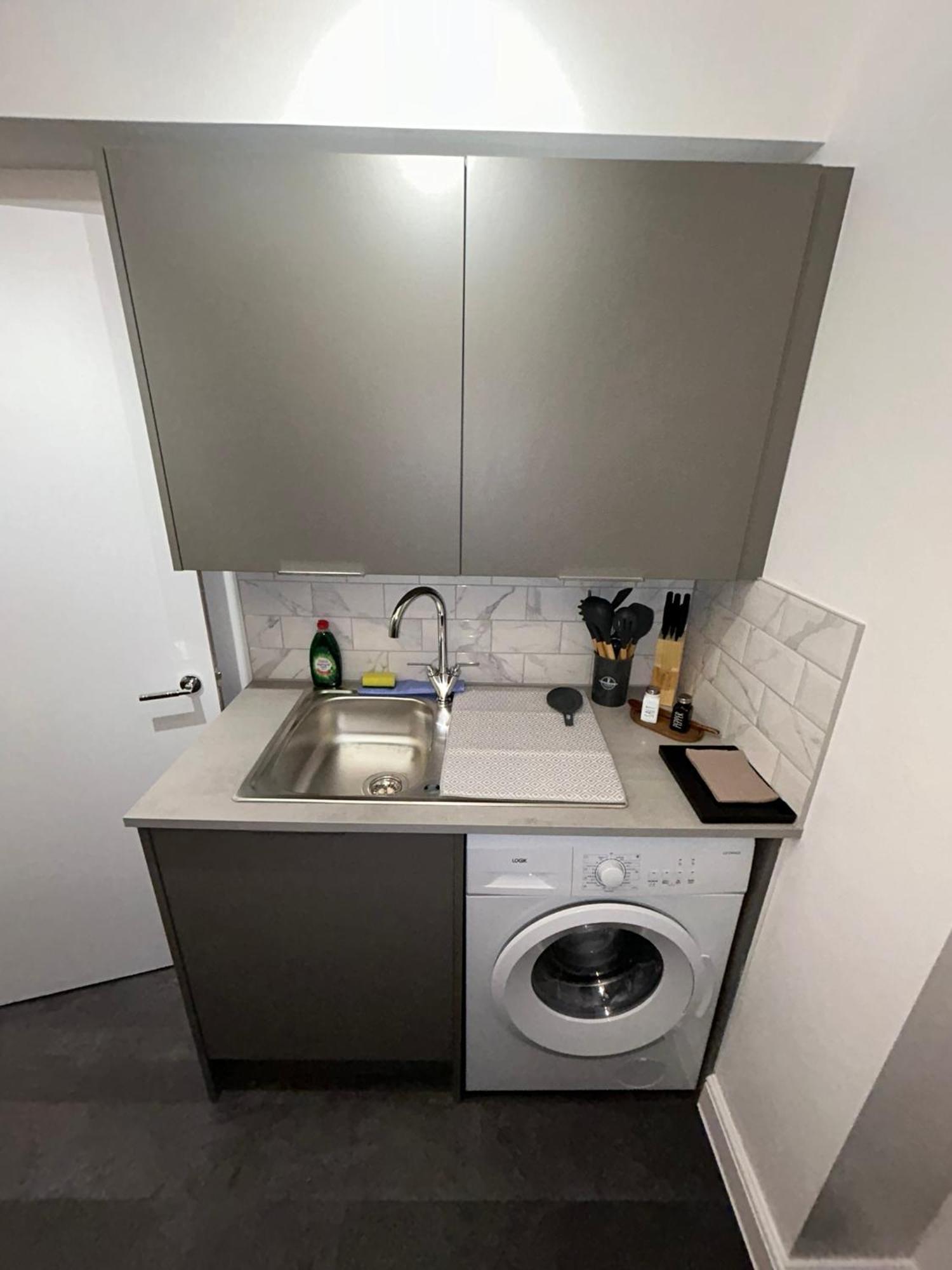 Brand New Modern Steps From Quays Apartamento