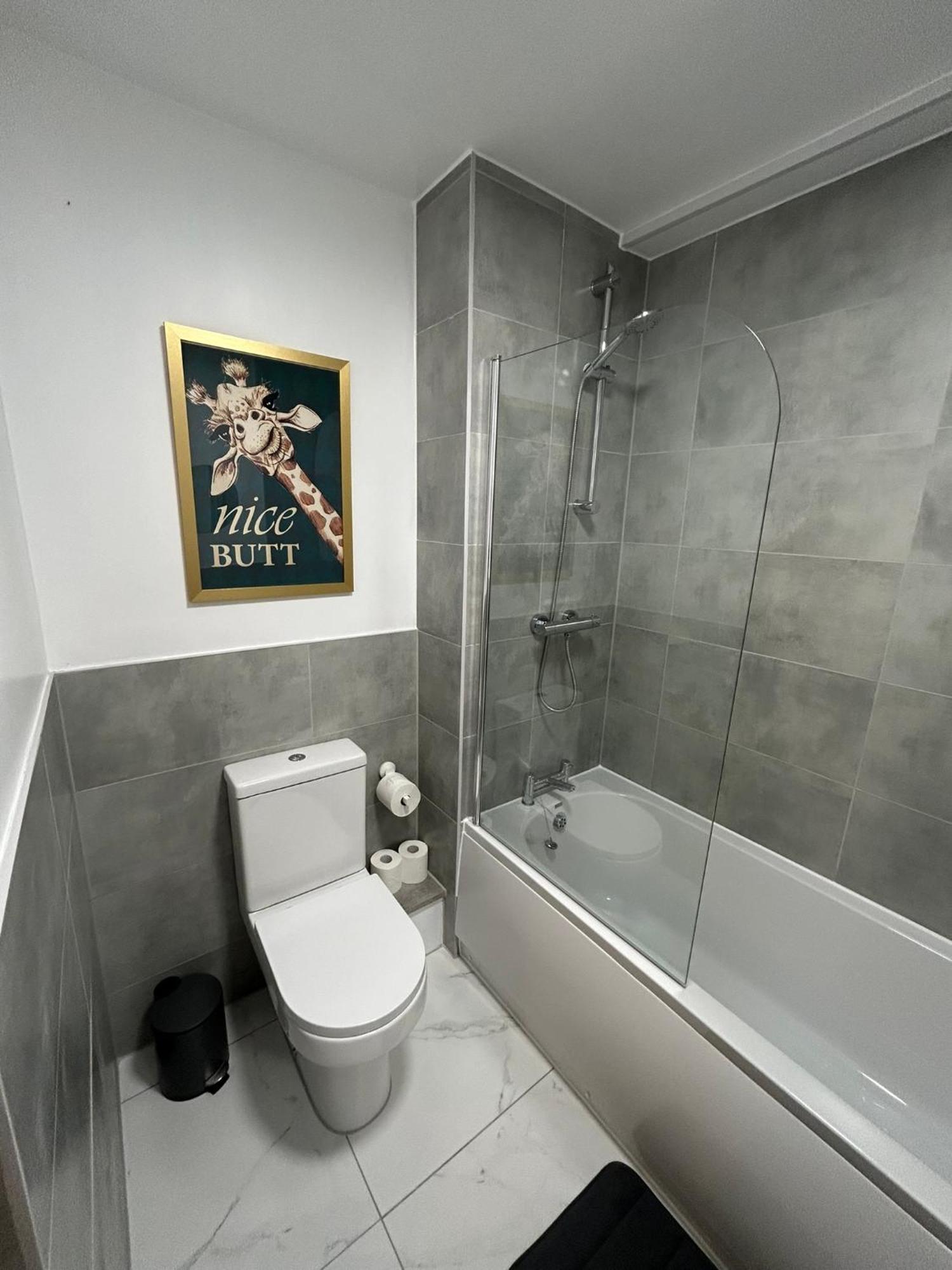 Apartamento Brand New Modern Steps From Quays