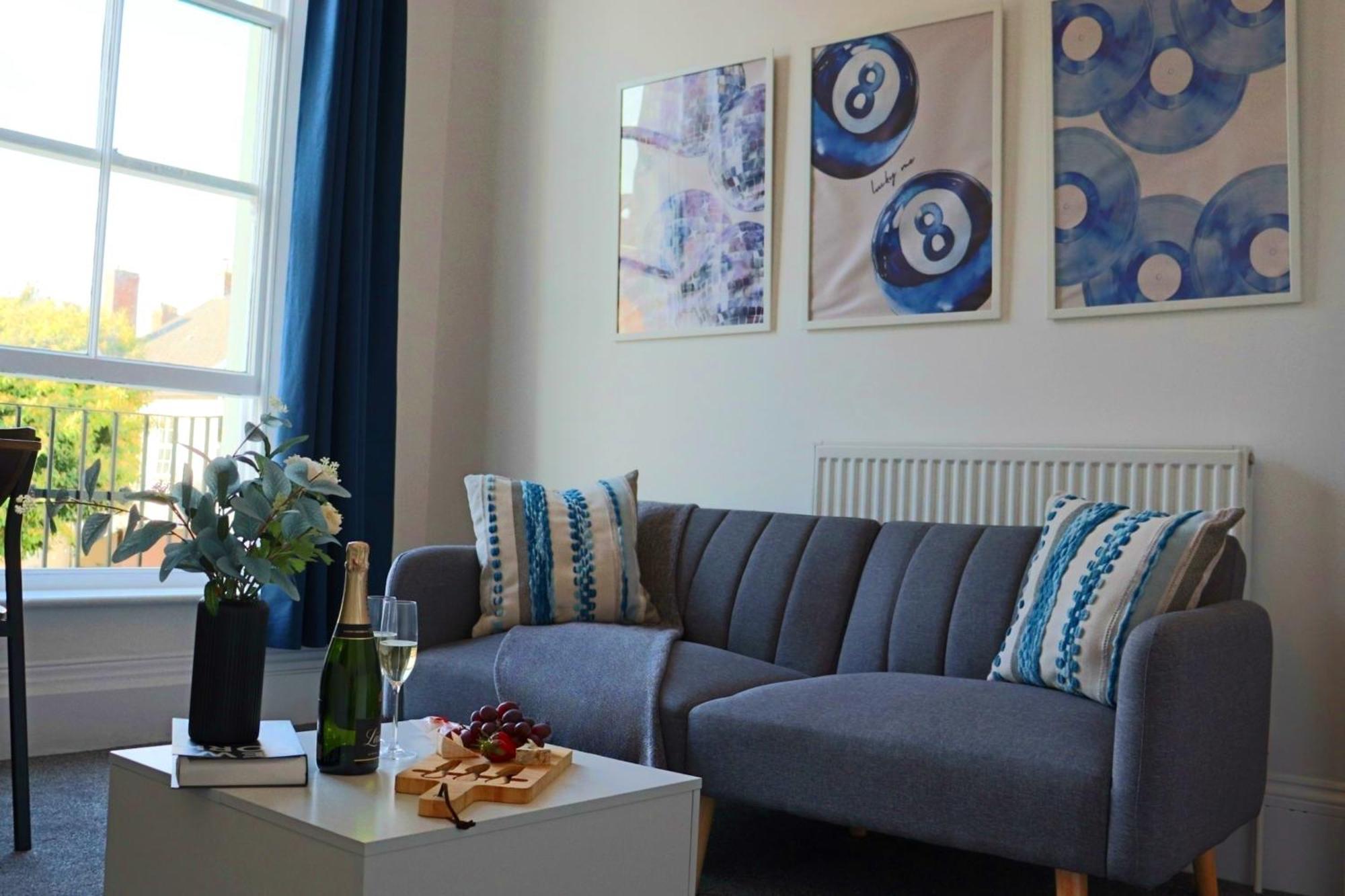 Brand New Modern Steps From Quays Apartamento *